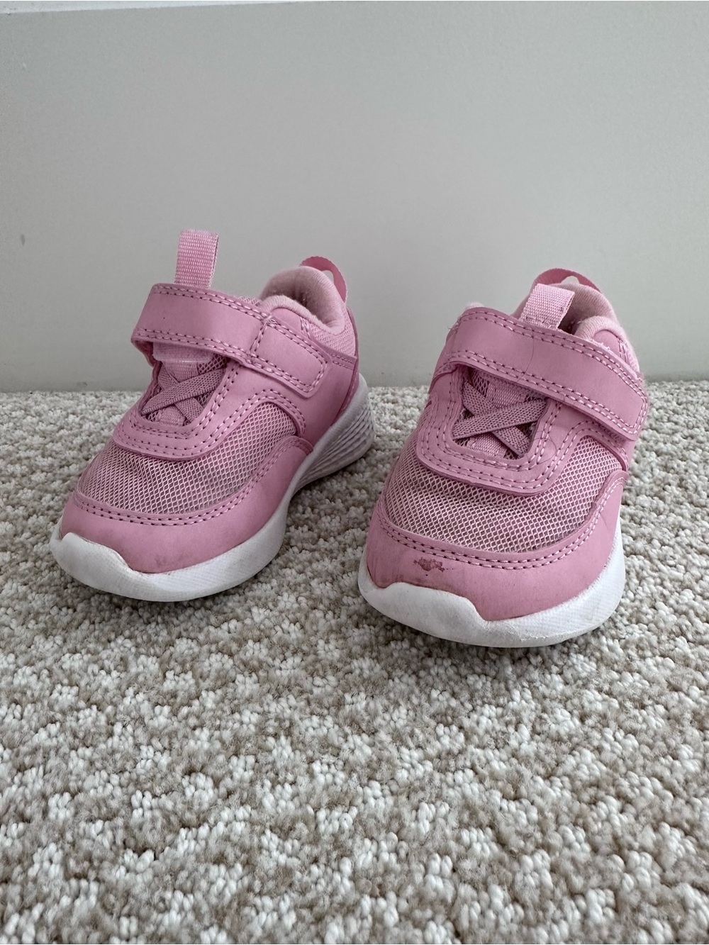 Cat & Jack Girls Pink Athletic Sneakers Velcro Closure Size 6